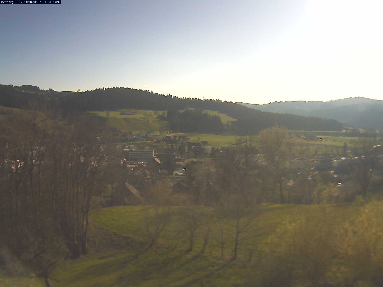 Webcam-Bild: Aussicht vom Dorfberg in Langnau 20190420-180601