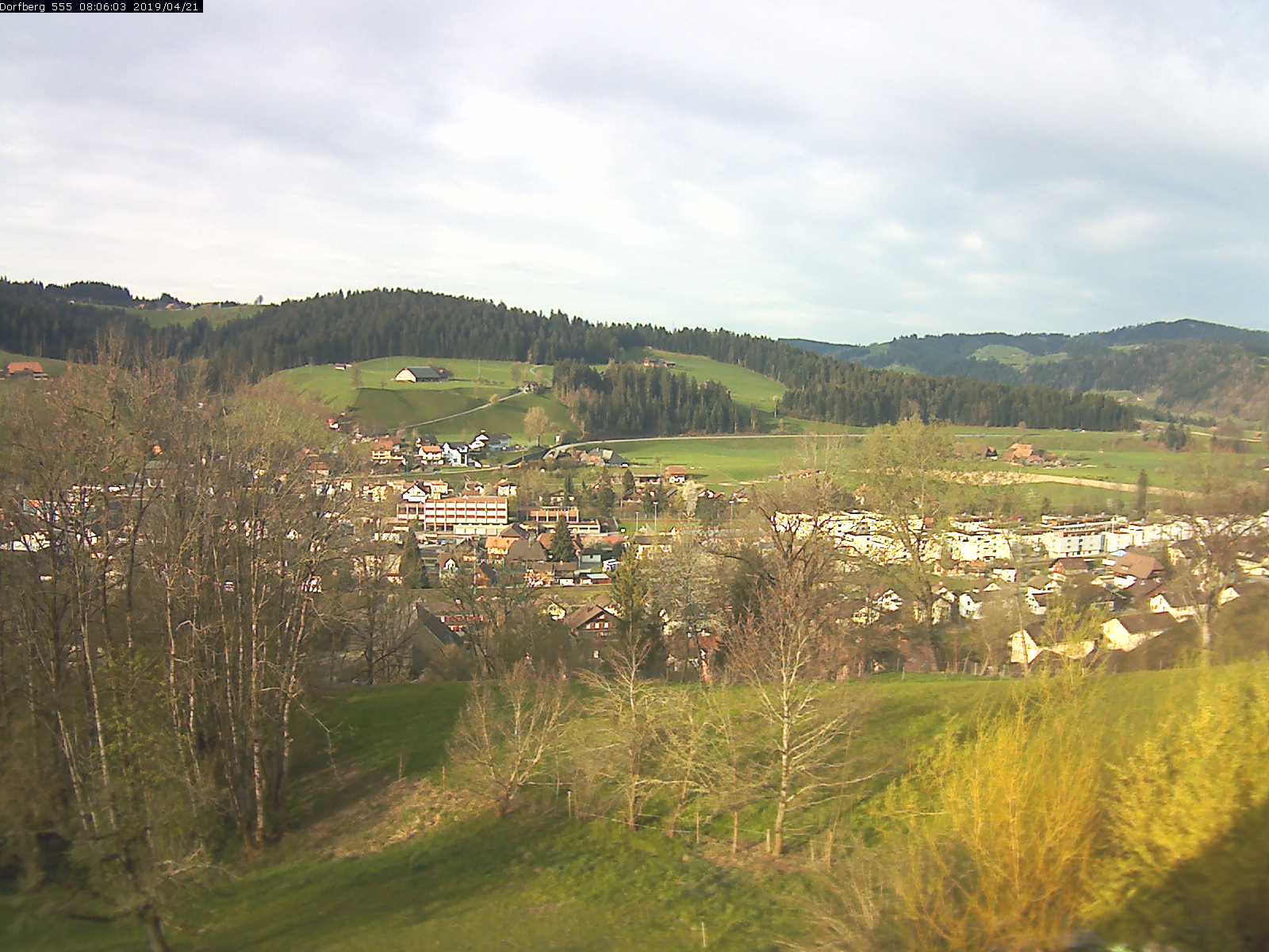Webcam-Bild: Aussicht vom Dorfberg in Langnau 20190421-080601