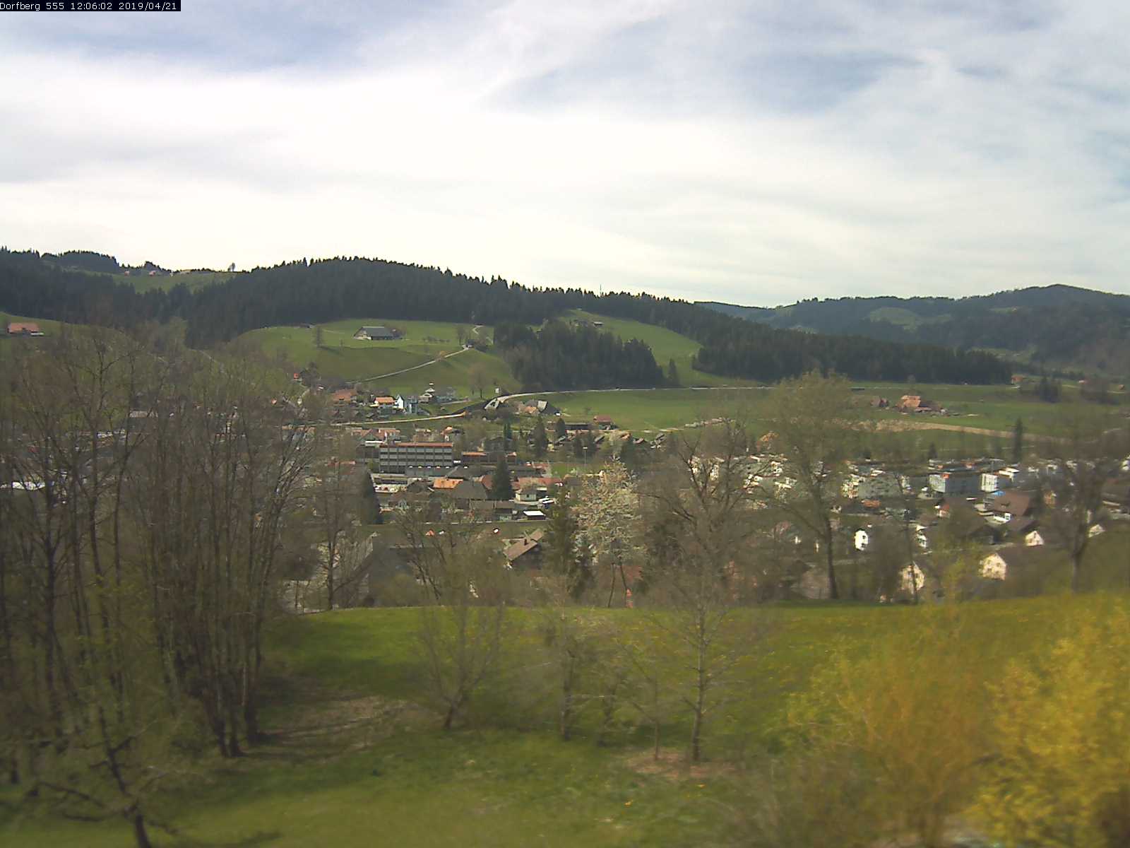 Webcam-Bild: Aussicht vom Dorfberg in Langnau 20190421-120601