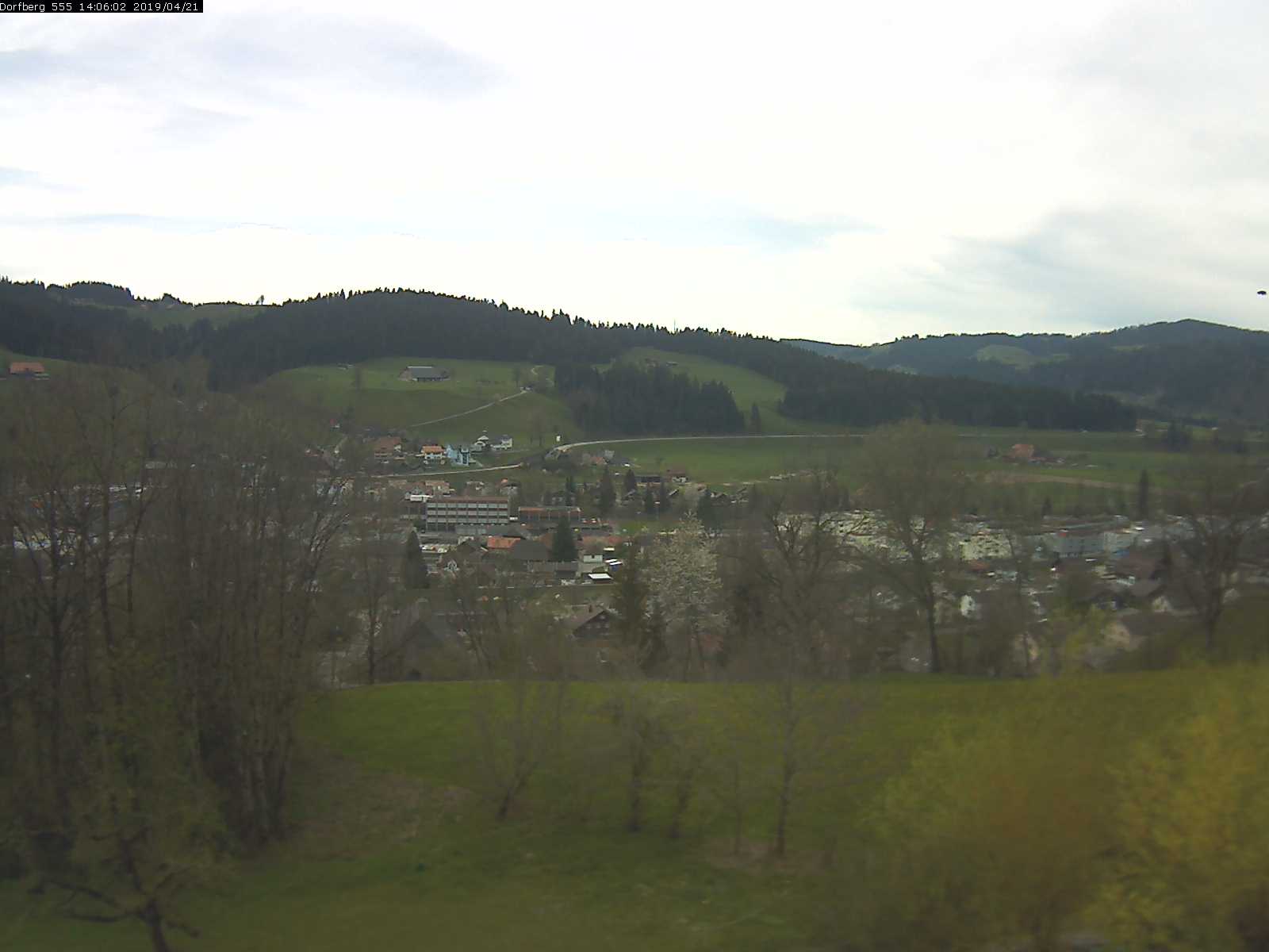 Webcam-Bild: Aussicht vom Dorfberg in Langnau 20190421-140601