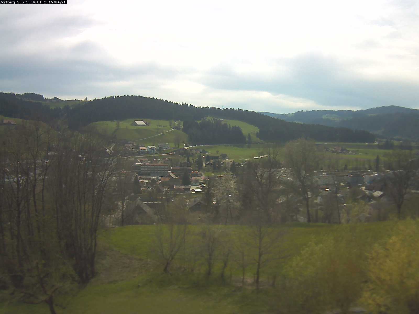 Webcam-Bild: Aussicht vom Dorfberg in Langnau 20190421-160601