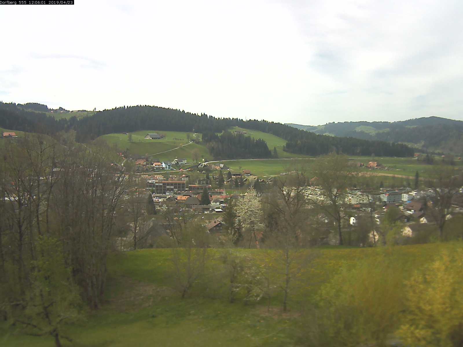 Webcam-Bild: Aussicht vom Dorfberg in Langnau 20190423-120601