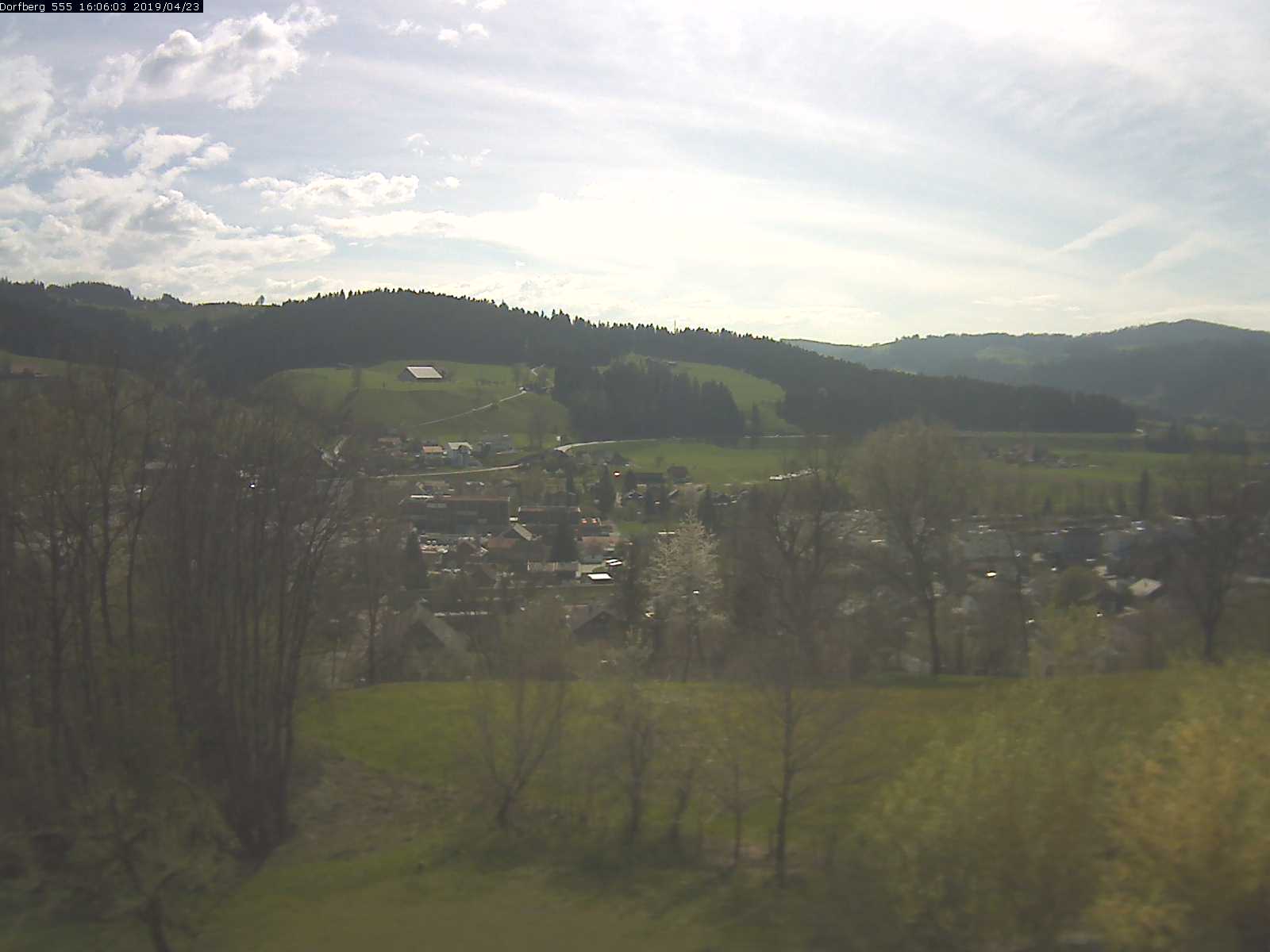 Webcam-Bild: Aussicht vom Dorfberg in Langnau 20190423-160601
