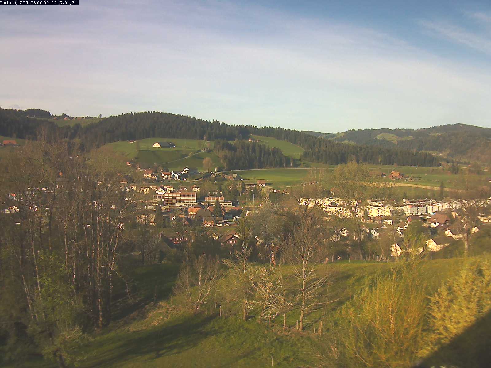 Webcam-Bild: Aussicht vom Dorfberg in Langnau 20190424-080601
