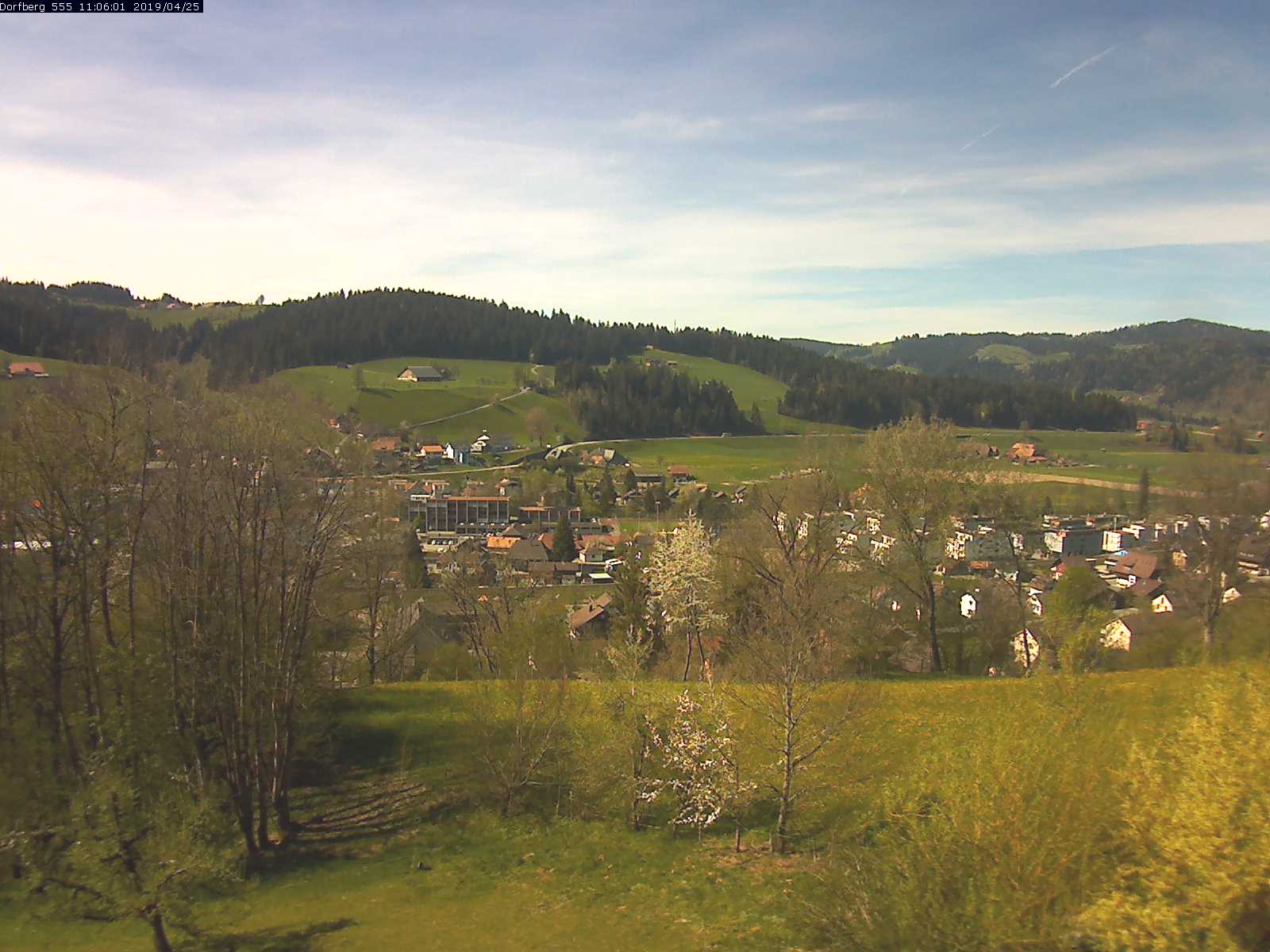 Webcam-Bild: Aussicht vom Dorfberg in Langnau 20190425-110601