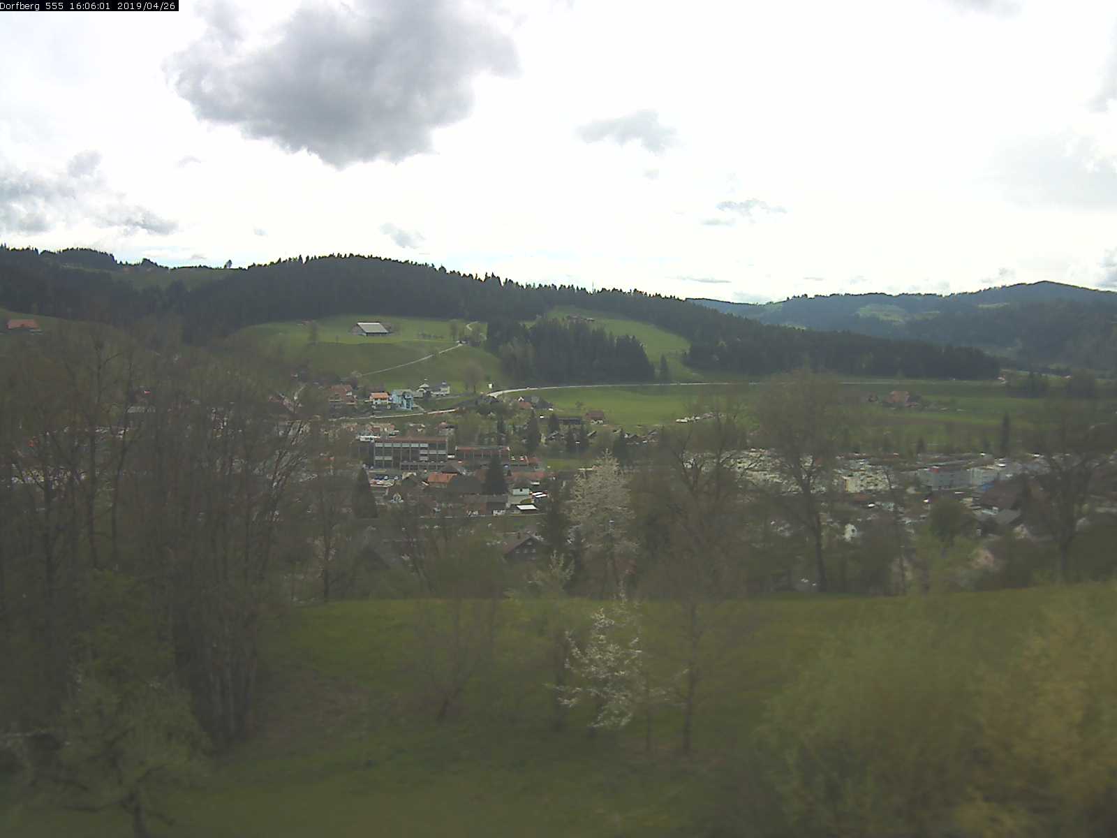 Webcam-Bild: Aussicht vom Dorfberg in Langnau 20190426-160601