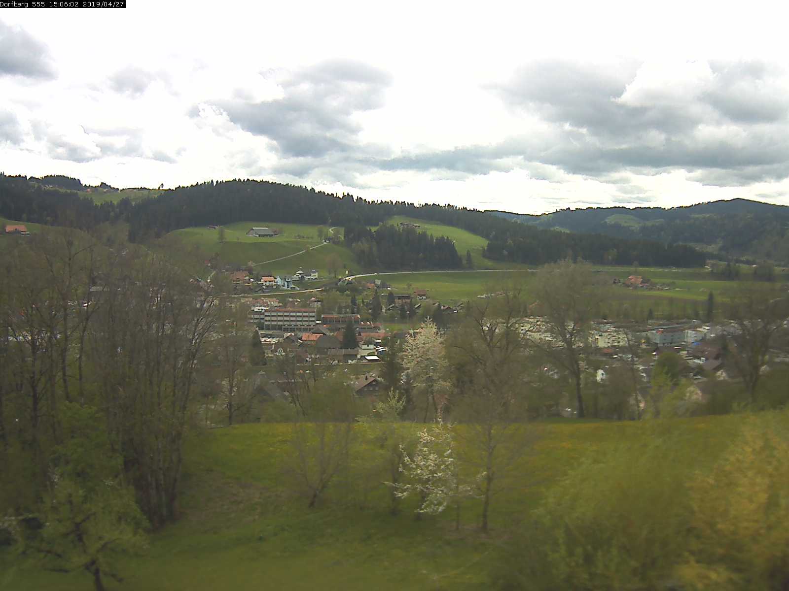 Webcam-Bild: Aussicht vom Dorfberg in Langnau 20190427-150601