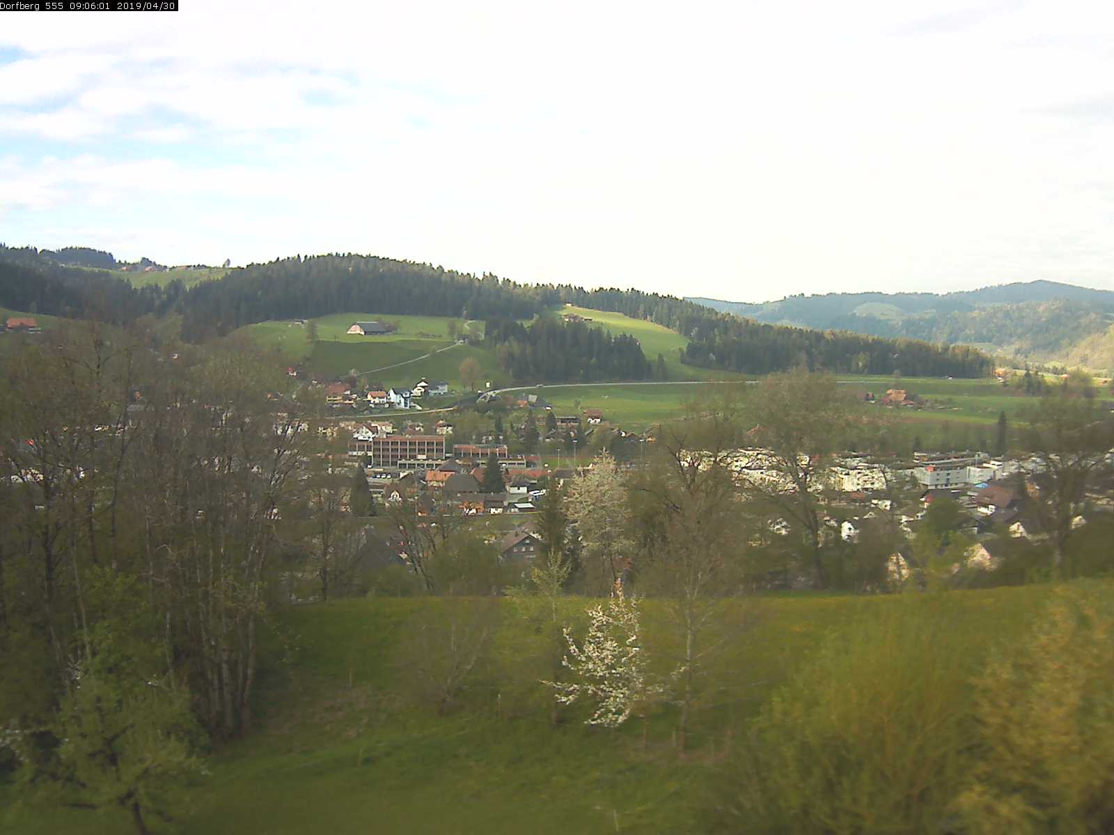 Webcam-Bild: Aussicht vom Dorfberg in Langnau 20190430-090601
