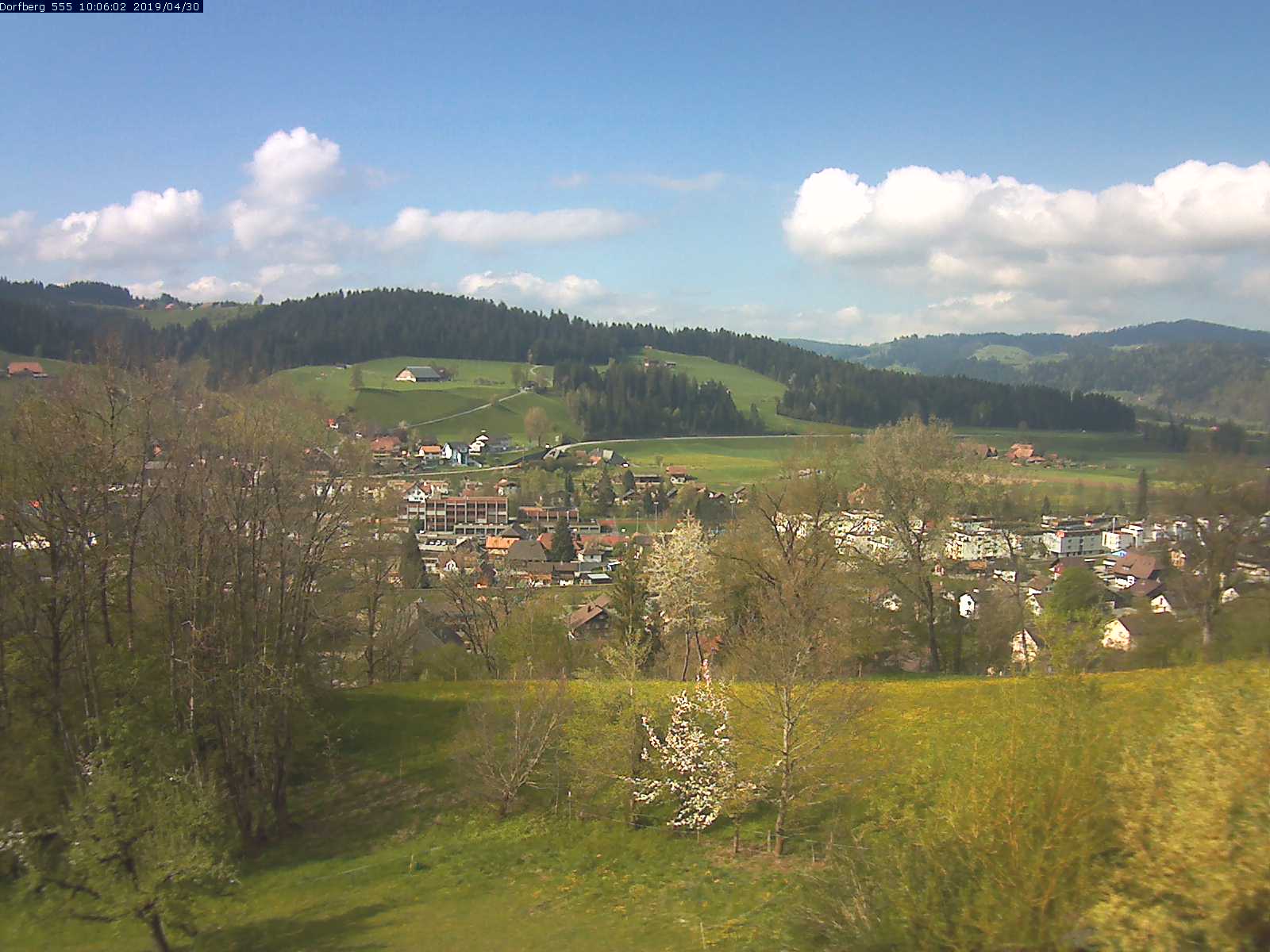 Webcam-Bild: Aussicht vom Dorfberg in Langnau 20190430-100601
