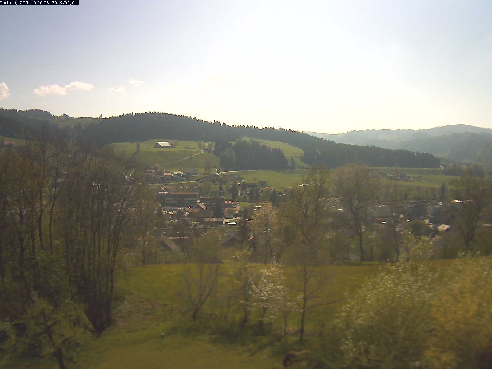 Webcam-Bild: Aussicht vom Dorfberg in Langnau 20190501-160601
