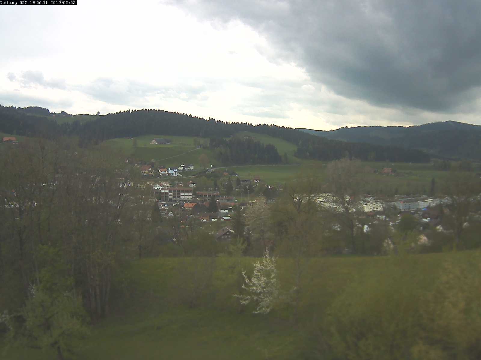 Webcam-Bild: Aussicht vom Dorfberg in Langnau 20190502-180601