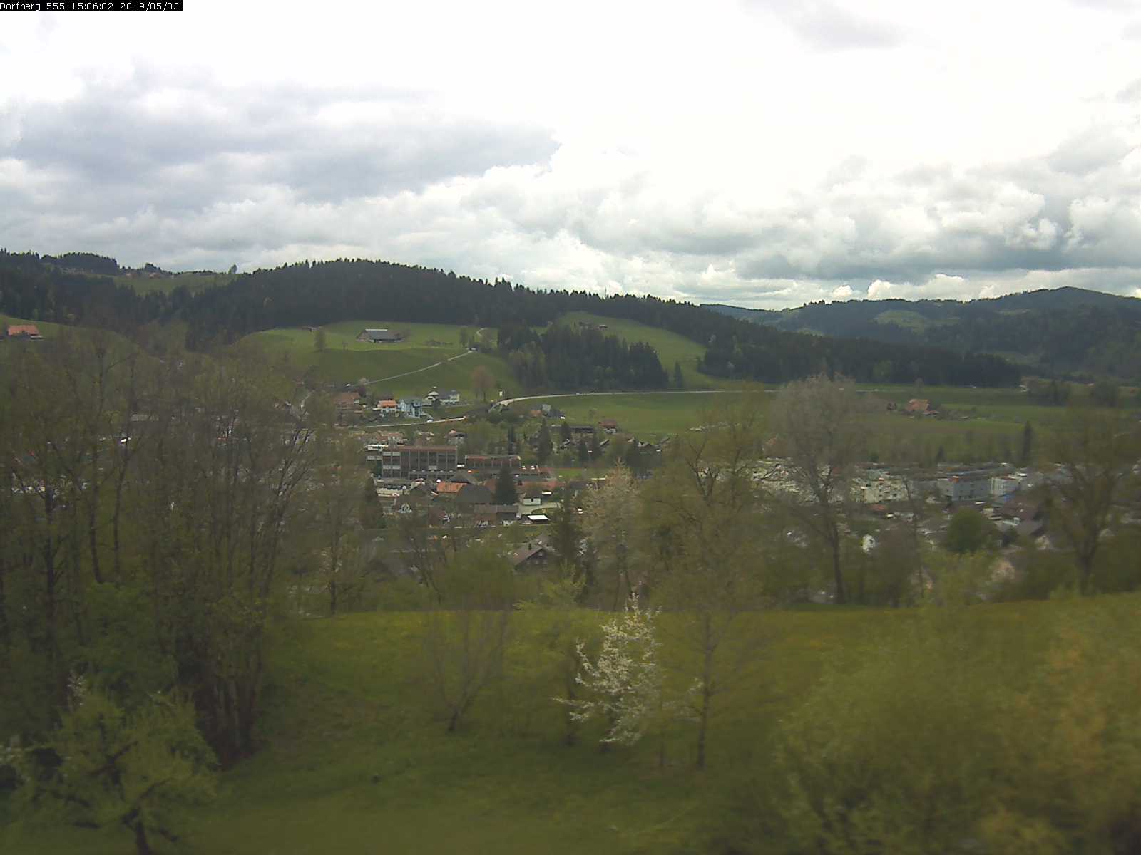 Webcam-Bild: Aussicht vom Dorfberg in Langnau 20190503-150601
