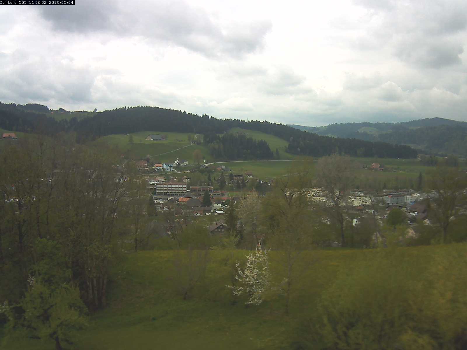 Webcam-Bild: Aussicht vom Dorfberg in Langnau 20190504-110601