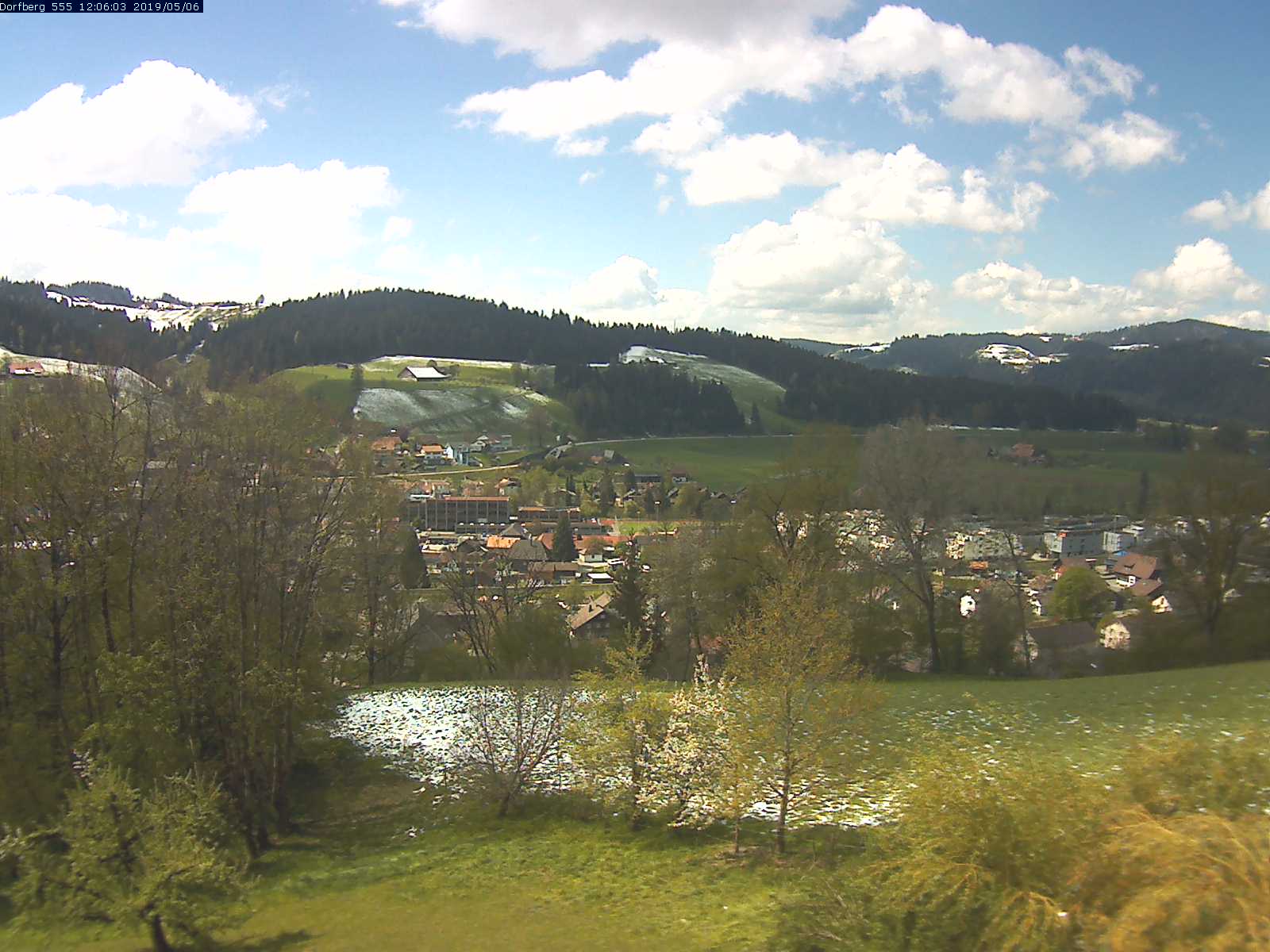 Webcam-Bild: Aussicht vom Dorfberg in Langnau 20190506-120601