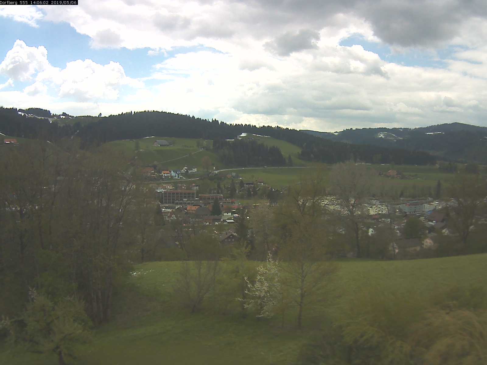 Webcam-Bild: Aussicht vom Dorfberg in Langnau 20190506-140601
