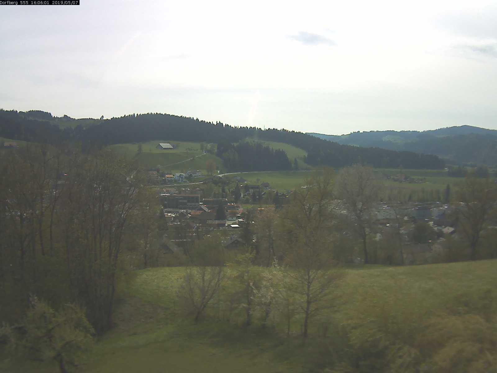 Webcam-Bild: Aussicht vom Dorfberg in Langnau 20190507-160601