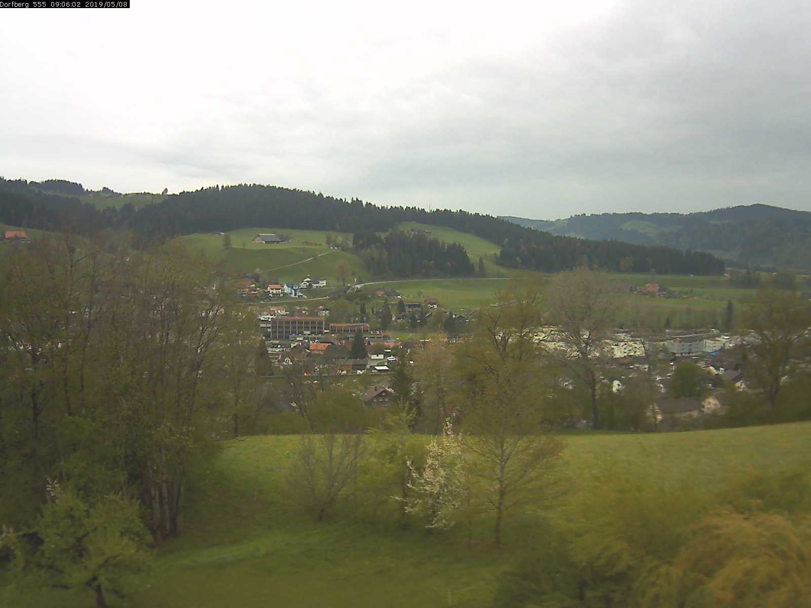 Webcam-Bild: Aussicht vom Dorfberg in Langnau 20190508-090601