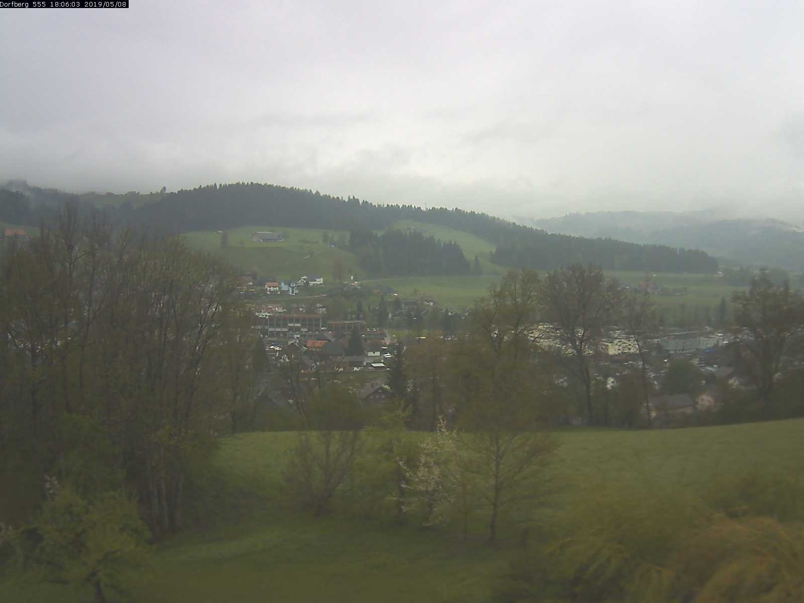Webcam-Bild: Aussicht vom Dorfberg in Langnau 20190508-180601