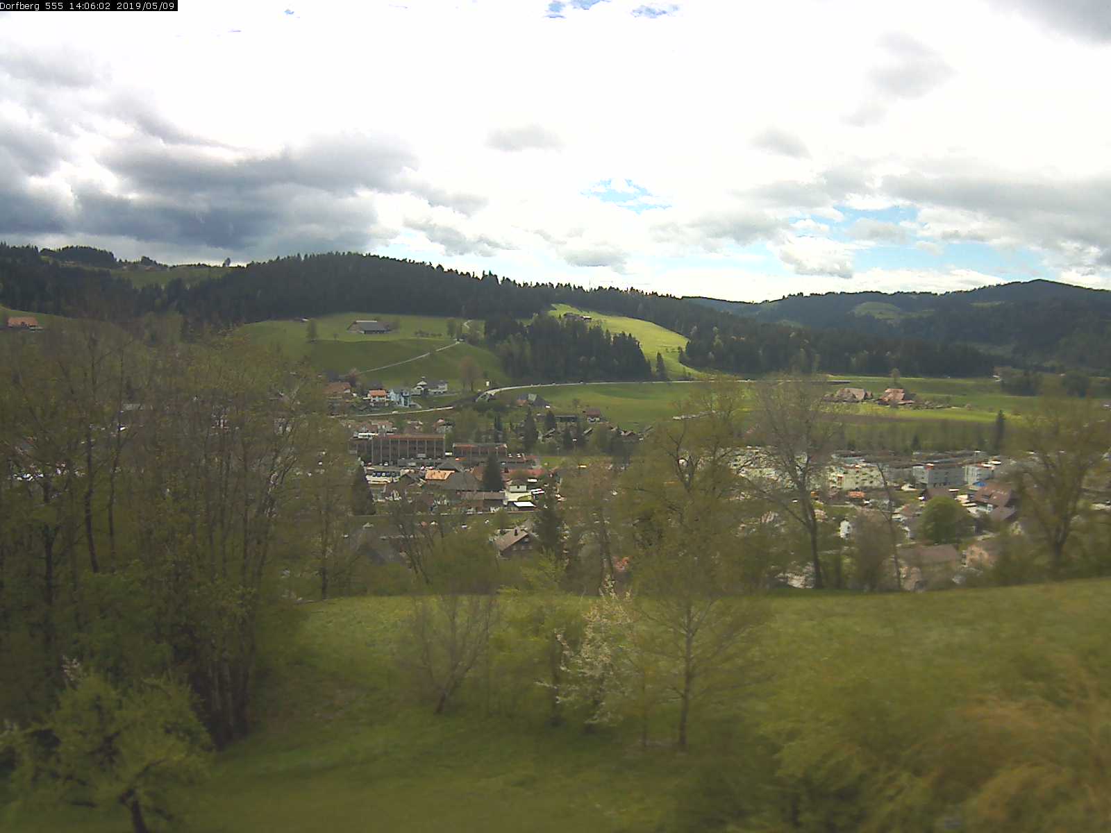 Webcam-Bild: Aussicht vom Dorfberg in Langnau 20190509-140601
