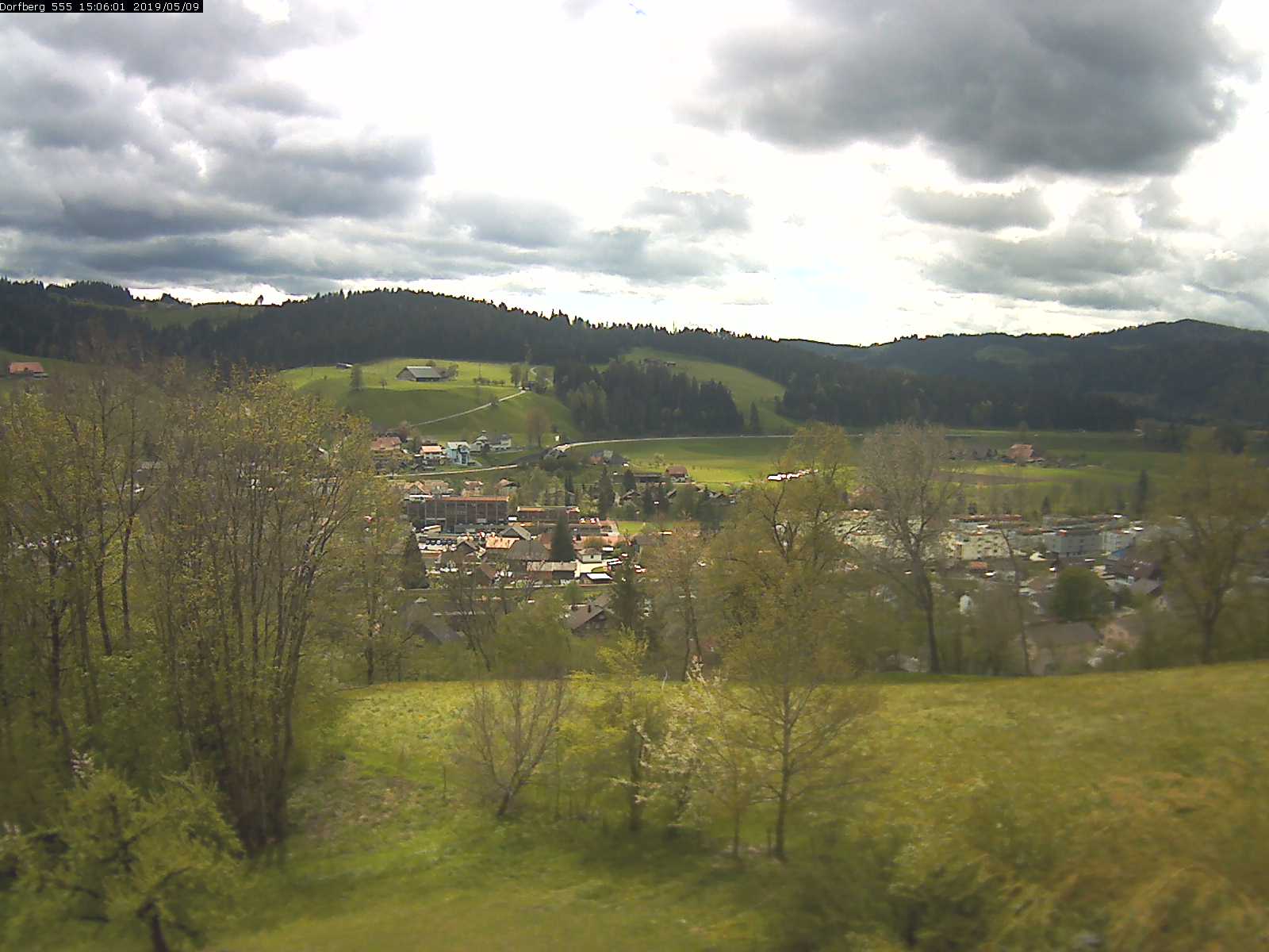 Webcam-Bild: Aussicht vom Dorfberg in Langnau 20190509-150601