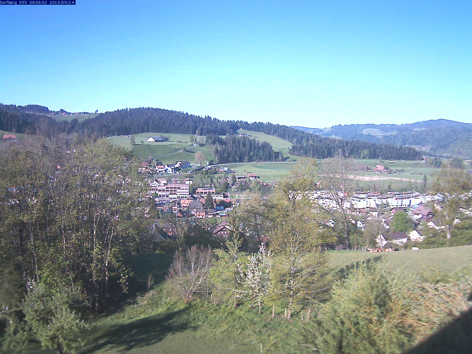 Webcam-Bild: Aussicht vom Dorfberg in Langnau 20190514-080601