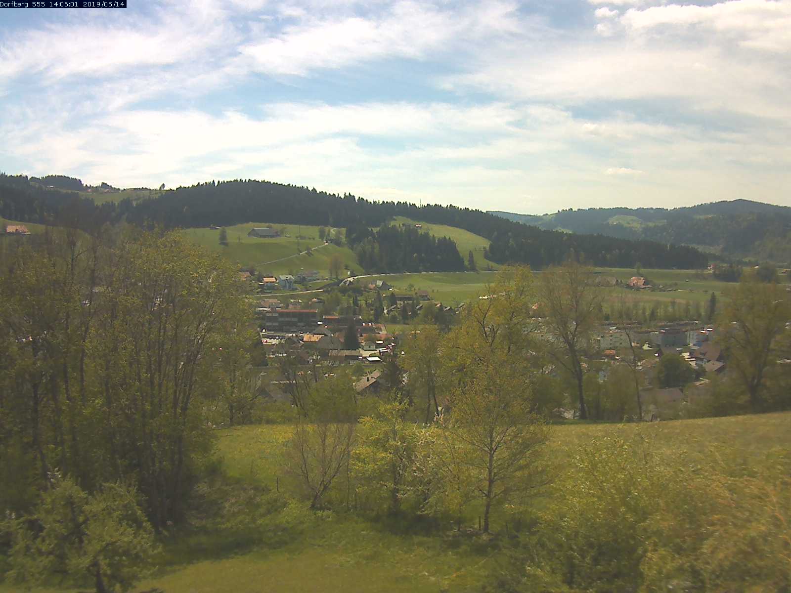 Webcam-Bild: Aussicht vom Dorfberg in Langnau 20190514-140601