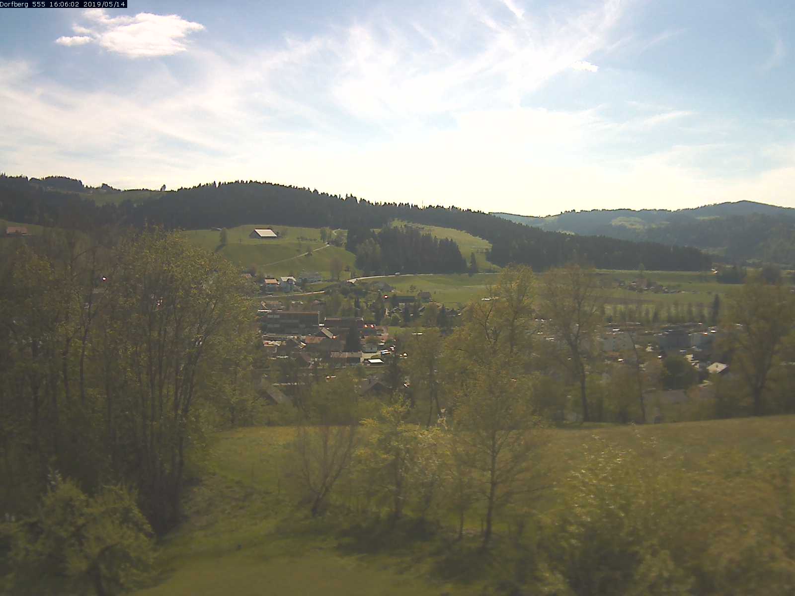 Webcam-Bild: Aussicht vom Dorfberg in Langnau 20190514-160601