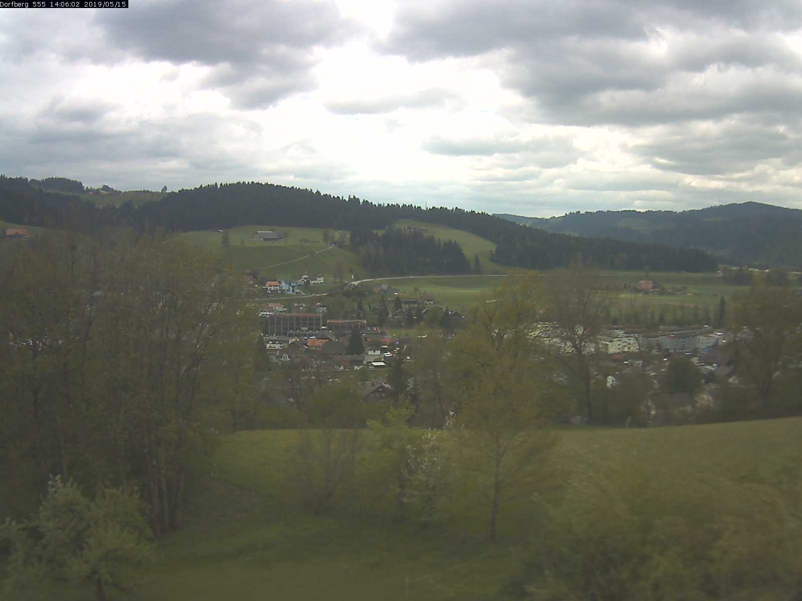 Webcam-Bild: Aussicht vom Dorfberg in Langnau 20190515-140601