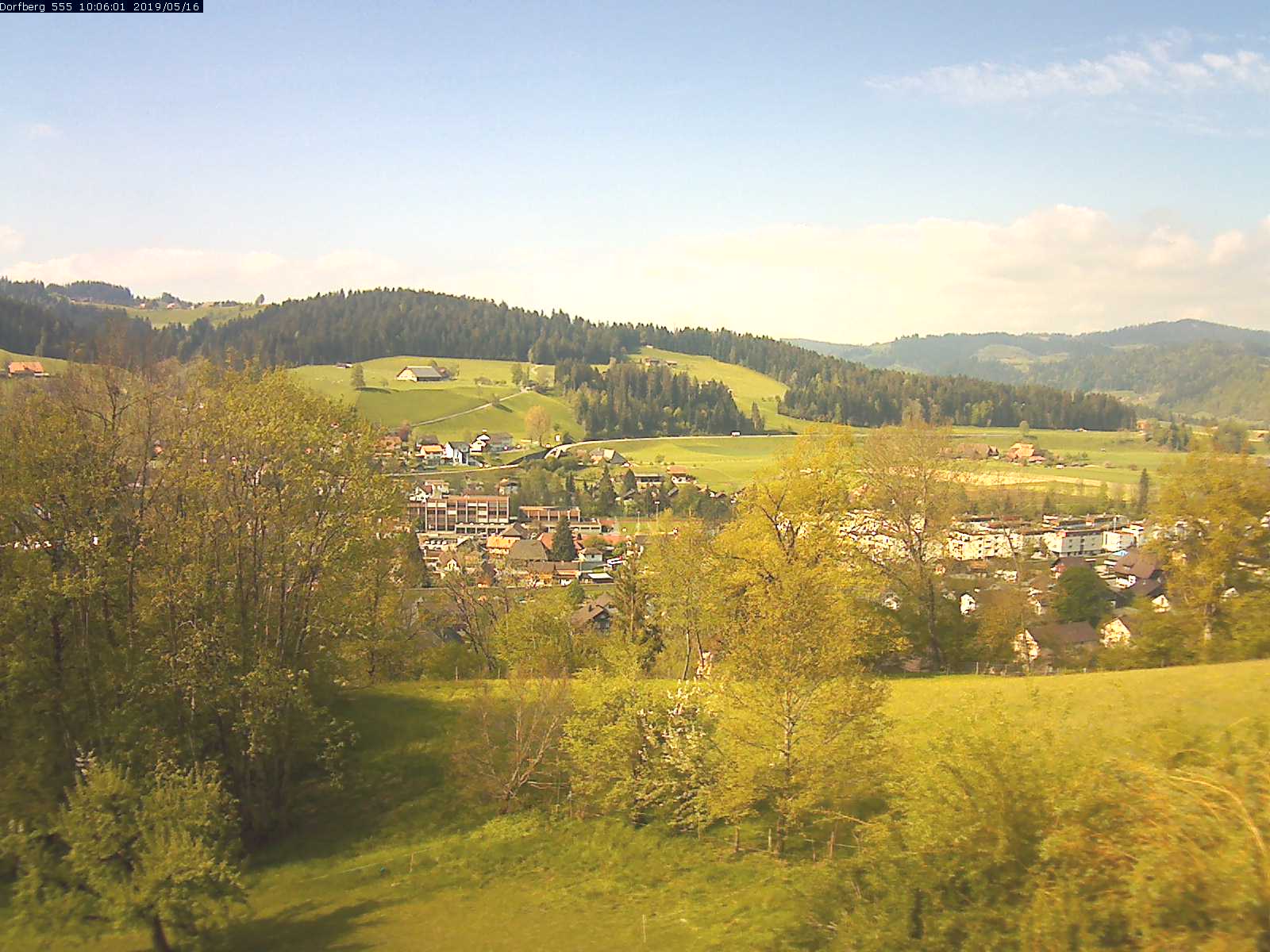 Webcam-Bild: Aussicht vom Dorfberg in Langnau 20190516-100601