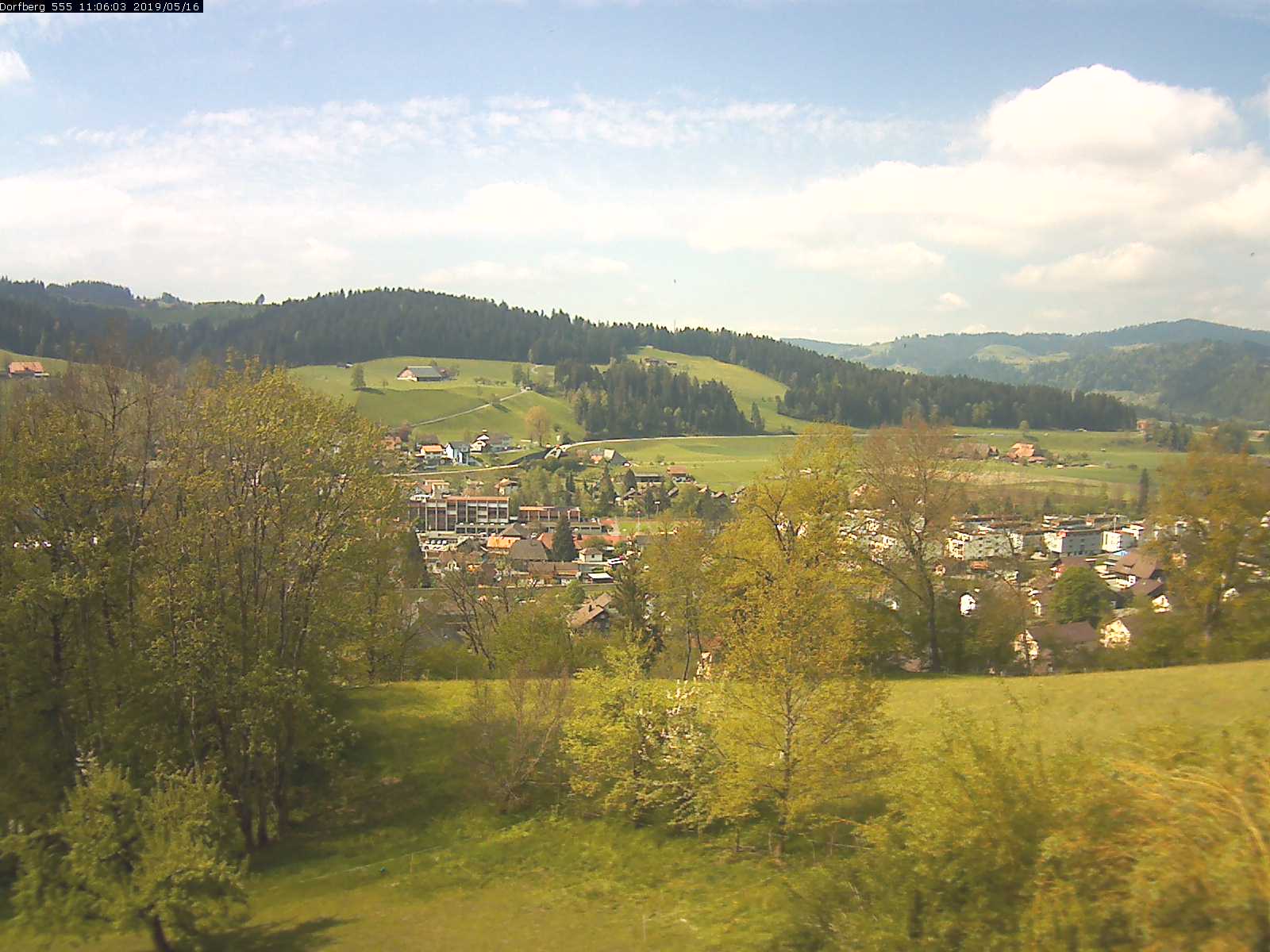 Webcam-Bild: Aussicht vom Dorfberg in Langnau 20190516-110601