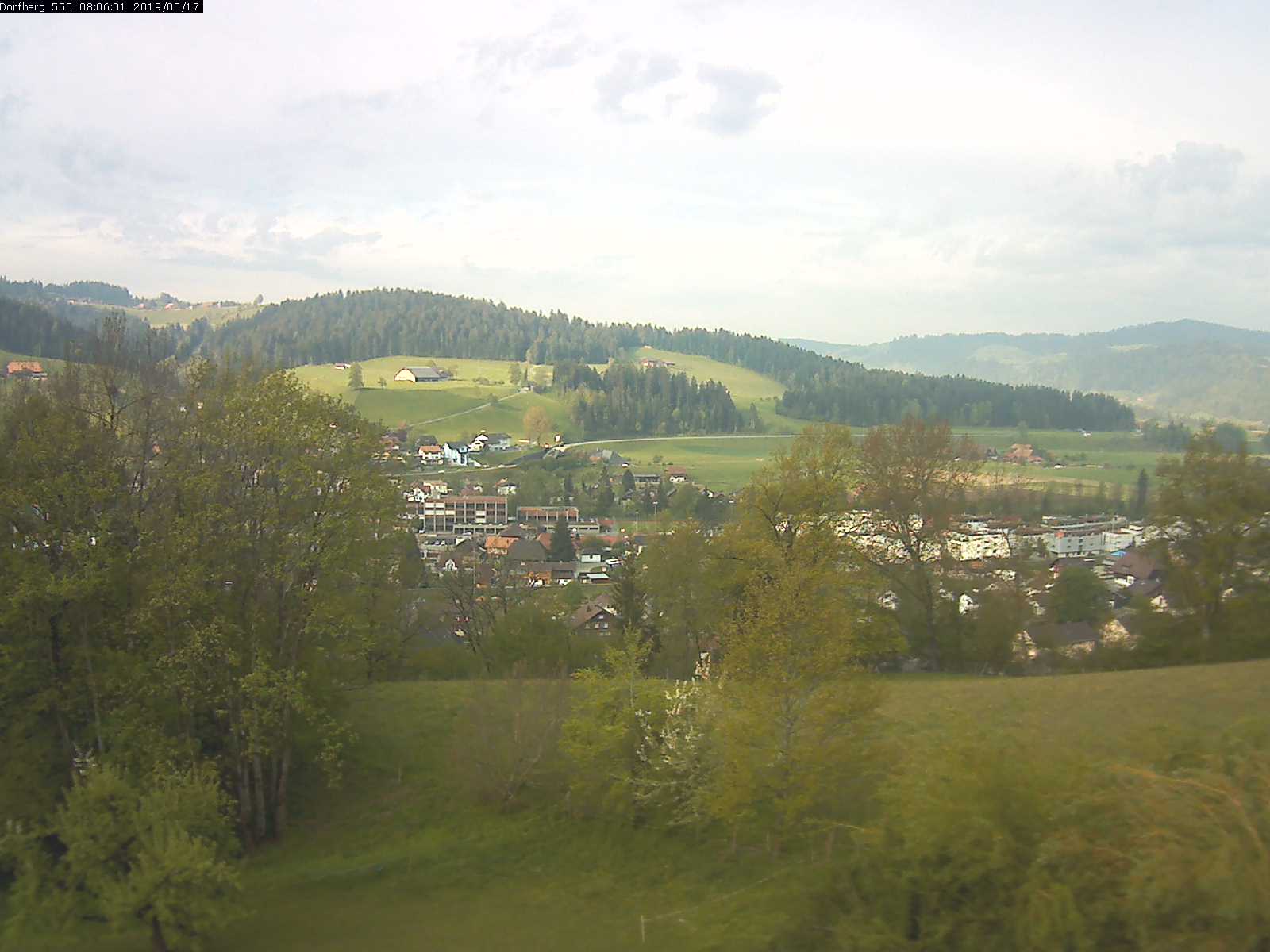 Webcam-Bild: Aussicht vom Dorfberg in Langnau 20190517-080601
