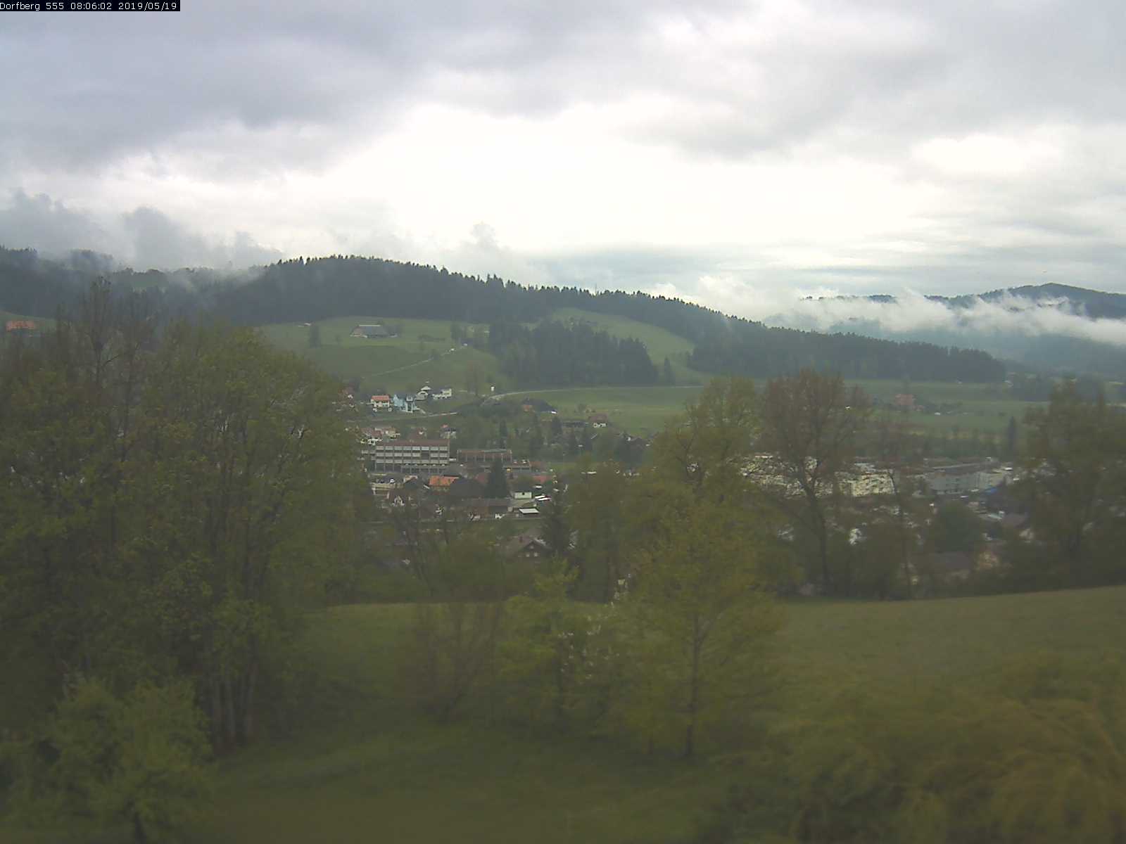 Webcam-Bild: Aussicht vom Dorfberg in Langnau 20190519-080601