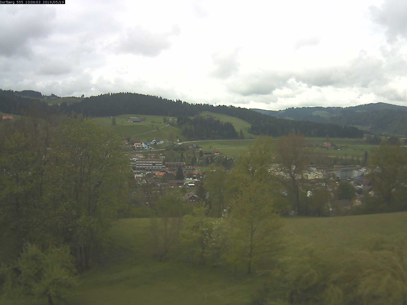 Webcam-Bild: Aussicht vom Dorfberg in Langnau 20190519-100601