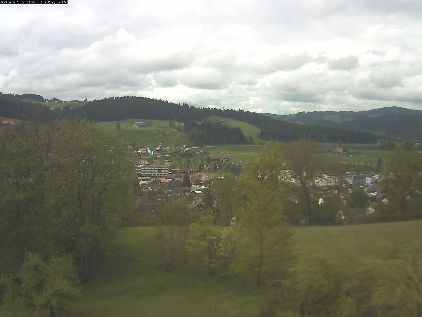 Webcam-Bild: Aussicht vom Dorfberg in Langnau 20190519-110601