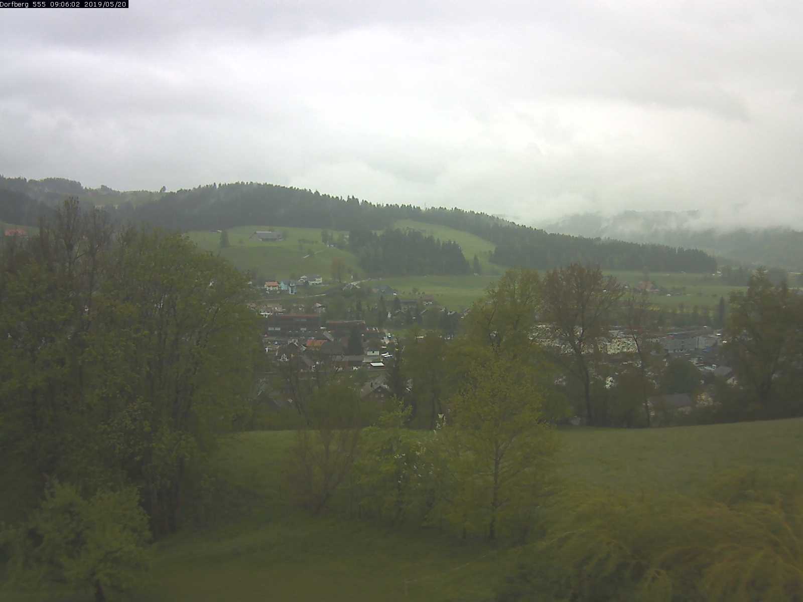 Webcam-Bild: Aussicht vom Dorfberg in Langnau 20190520-090601
