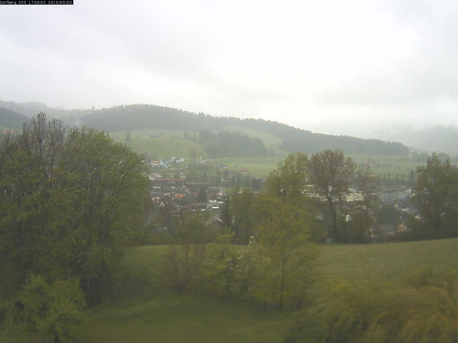 Webcam-Bild: Aussicht vom Dorfberg in Langnau 20190520-170601