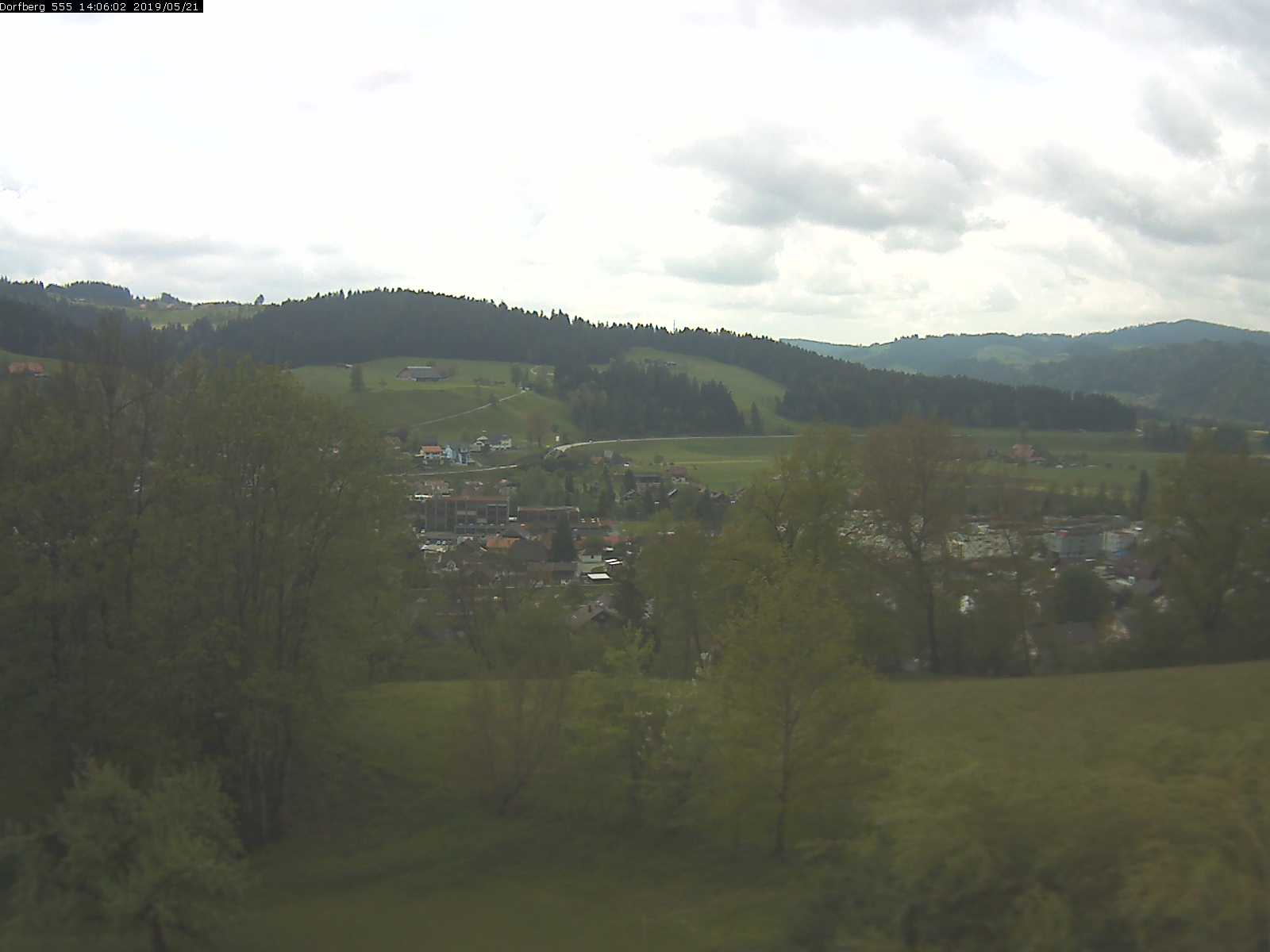 Webcam-Bild: Aussicht vom Dorfberg in Langnau 20190521-140601