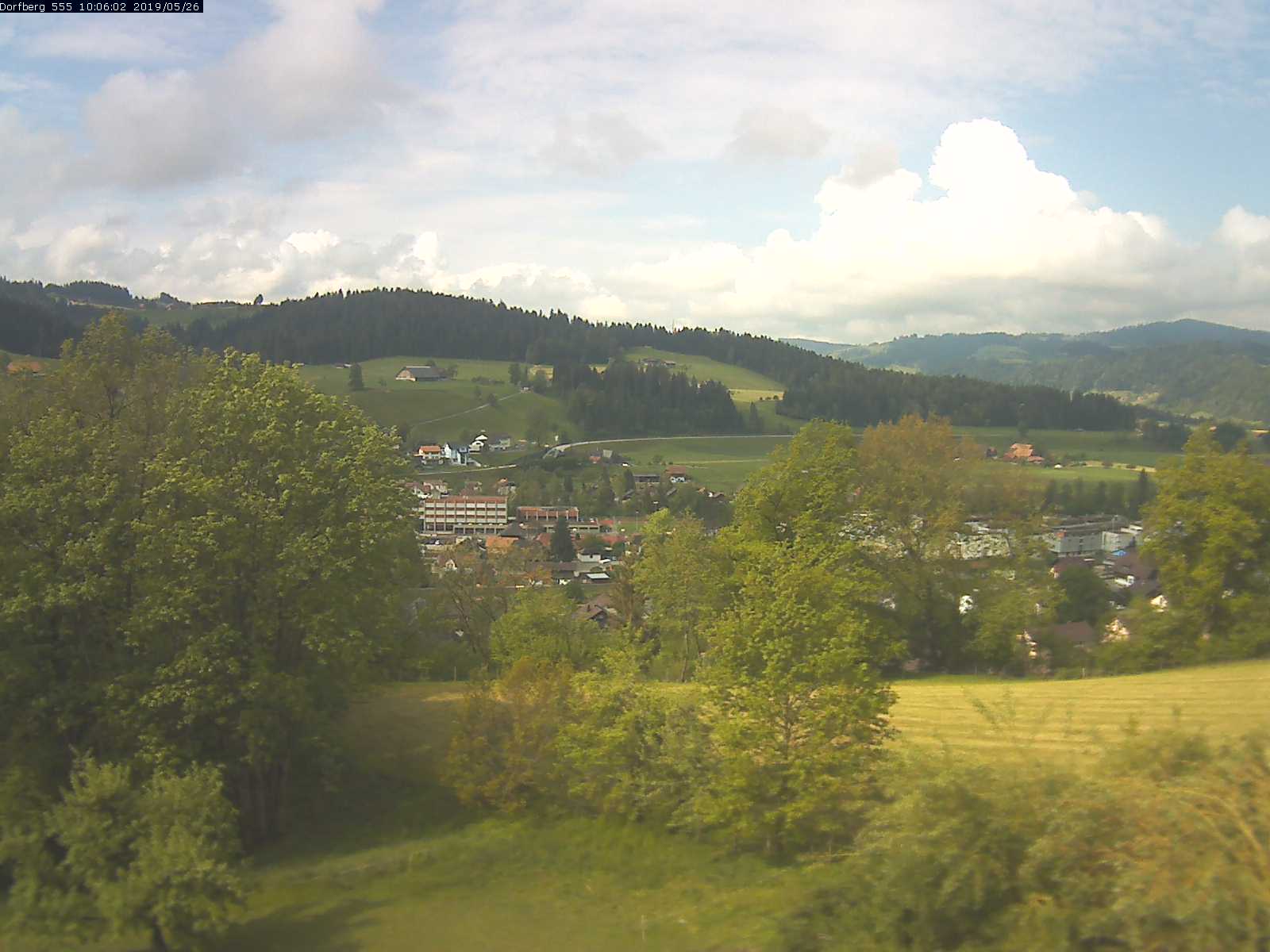 Webcam-Bild: Aussicht vom Dorfberg in Langnau 20190526-100601
