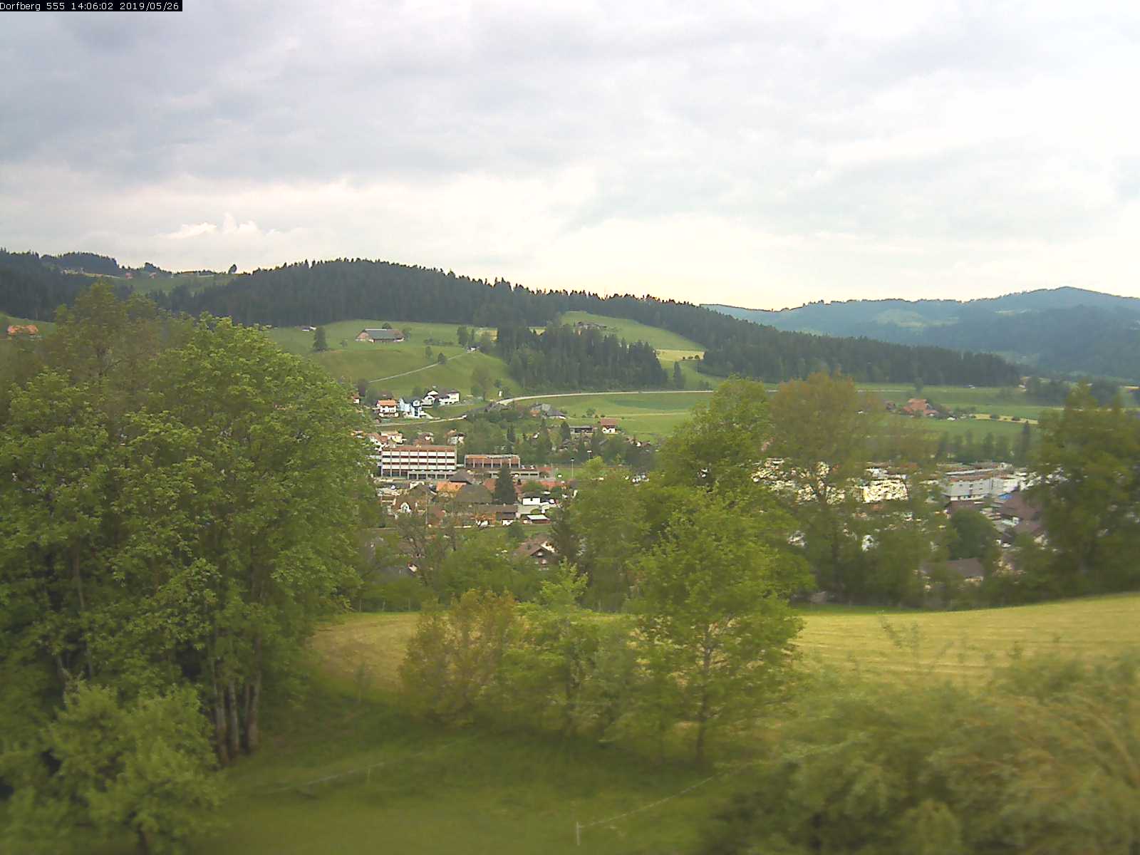 Webcam-Bild: Aussicht vom Dorfberg in Langnau 20190526-140601