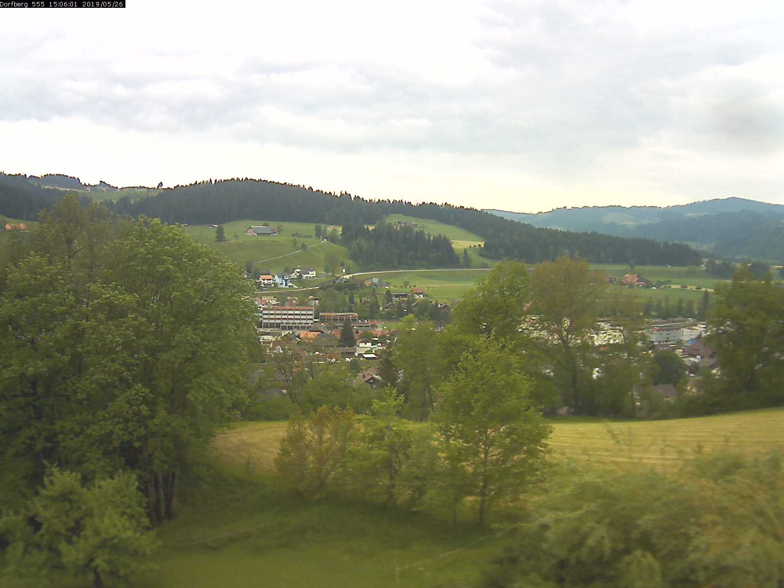 Webcam-Bild: Aussicht vom Dorfberg in Langnau 20190526-150601