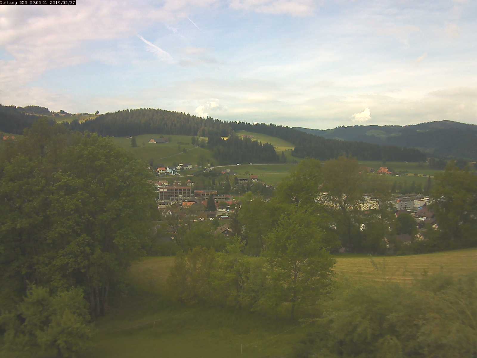 Webcam-Bild: Aussicht vom Dorfberg in Langnau 20190527-090601