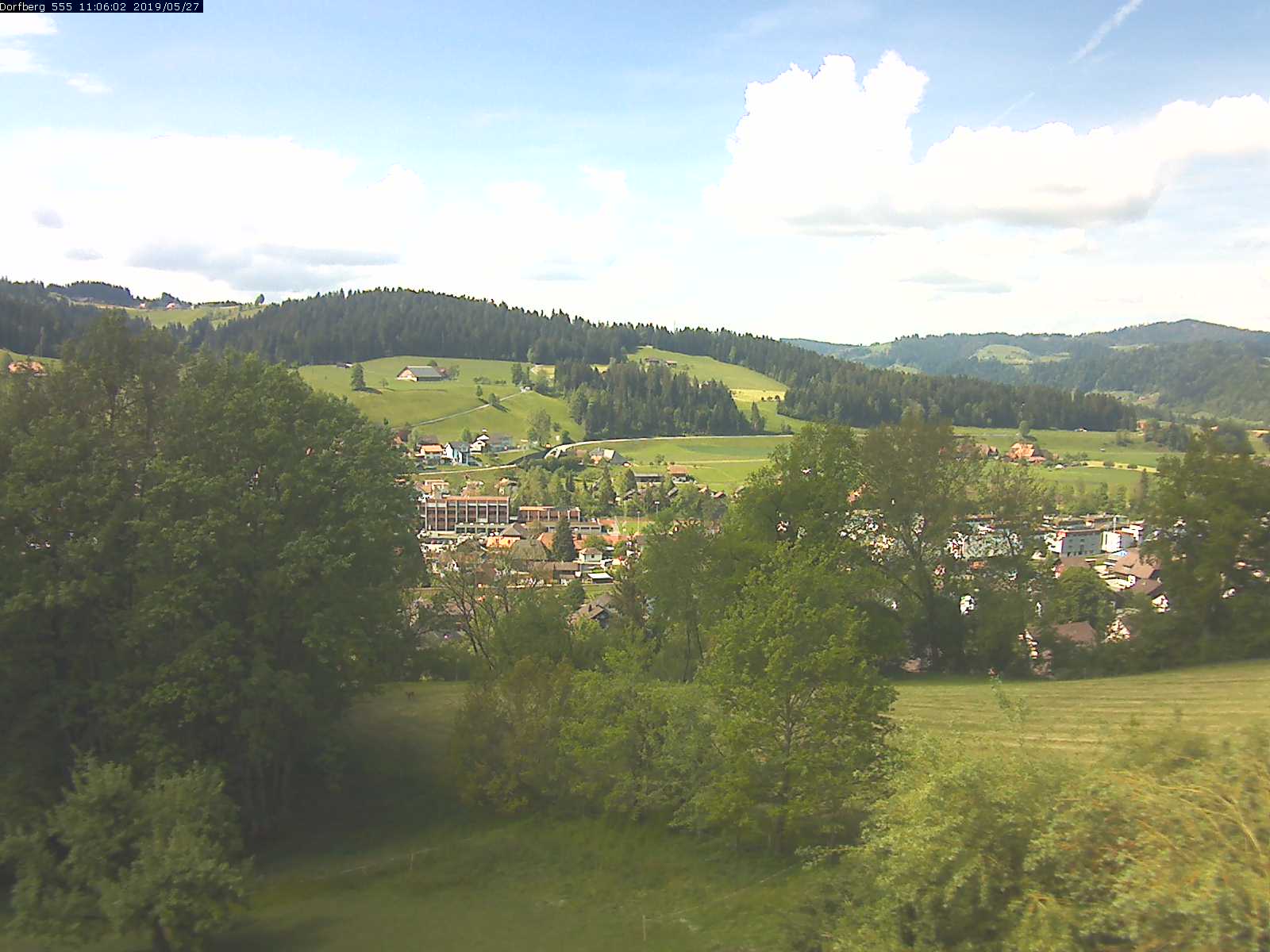 Webcam-Bild: Aussicht vom Dorfberg in Langnau 20190527-110601