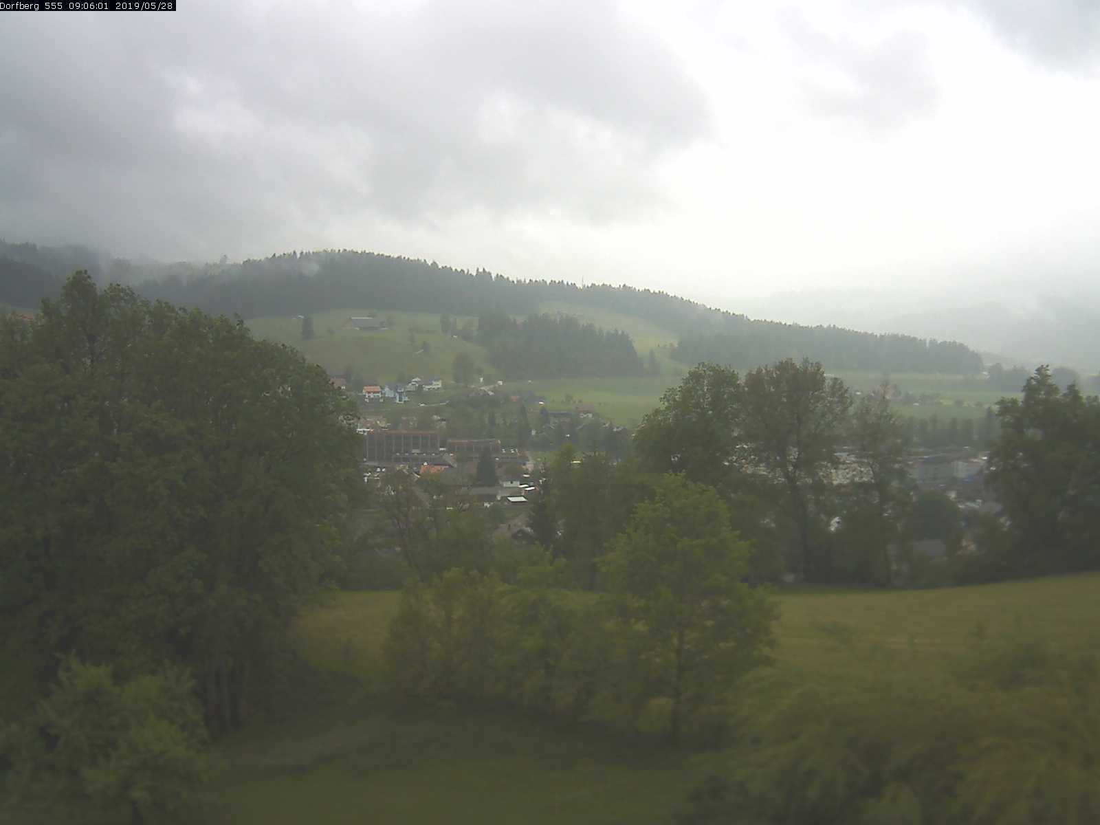 Webcam-Bild: Aussicht vom Dorfberg in Langnau 20190528-090601