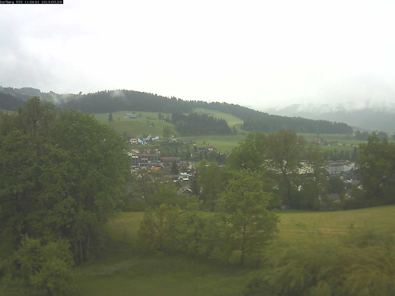 Webcam-Bild: Aussicht vom Dorfberg in Langnau 20190528-110601