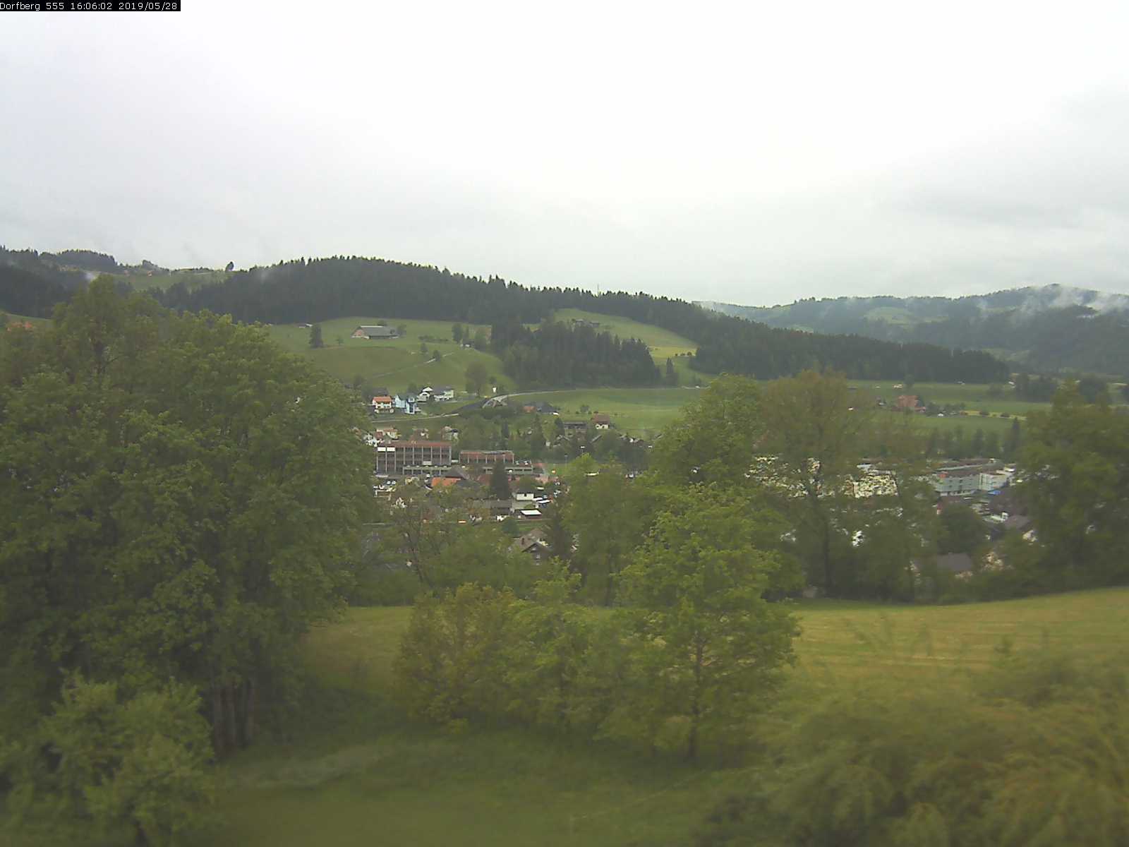 Webcam-Bild: Aussicht vom Dorfberg in Langnau 20190528-160601