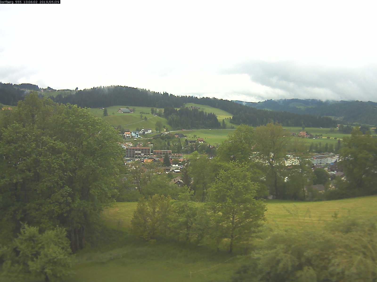 Webcam-Bild: Aussicht vom Dorfberg in Langnau 20190529-100601
