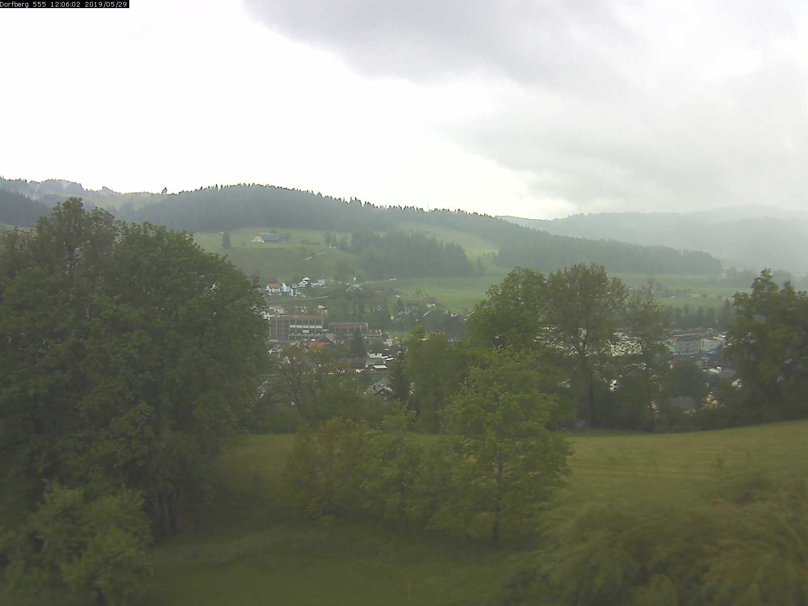 Webcam-Bild: Aussicht vom Dorfberg in Langnau 20190529-120601