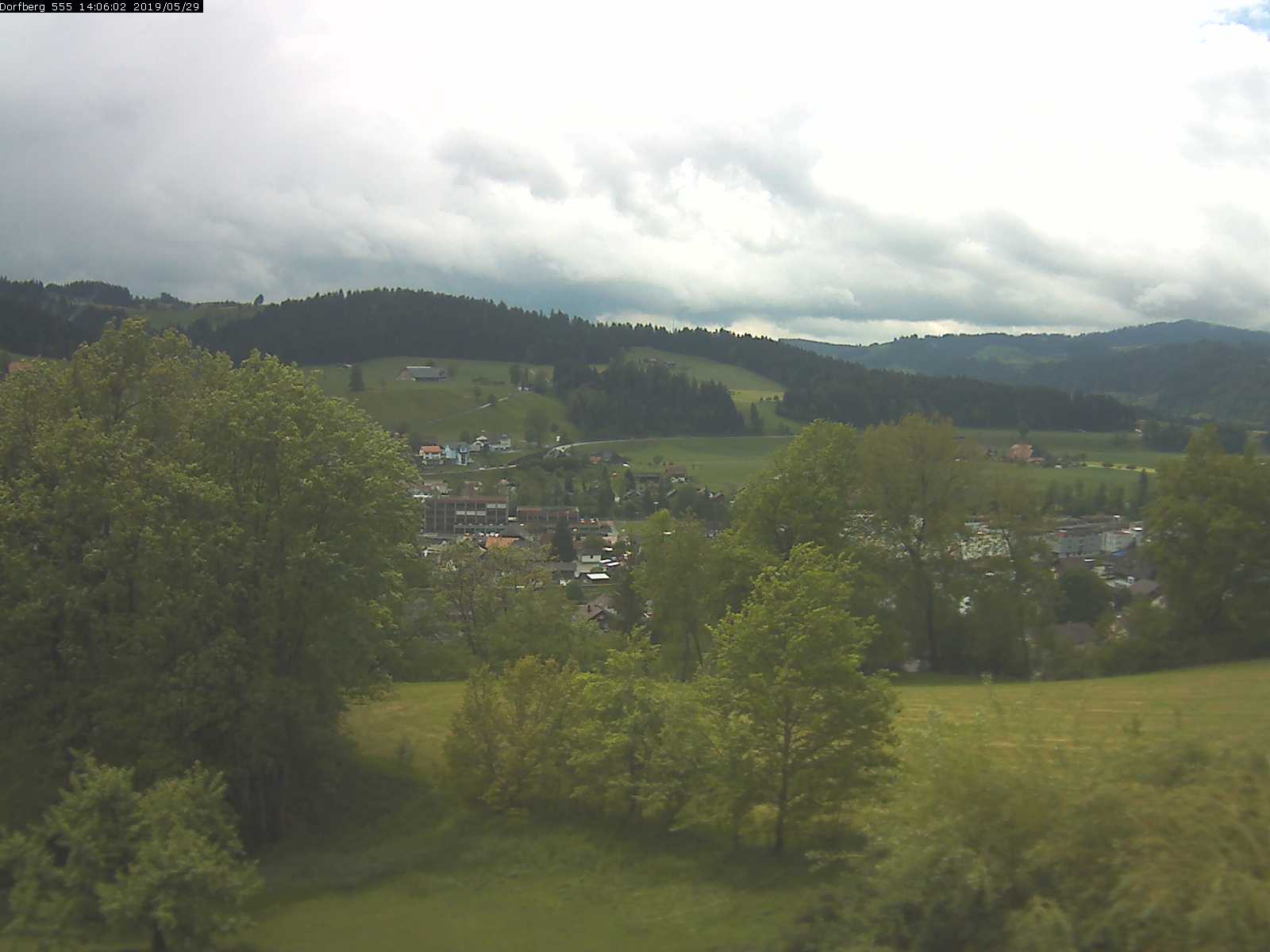 Webcam-Bild: Aussicht vom Dorfberg in Langnau 20190529-140601