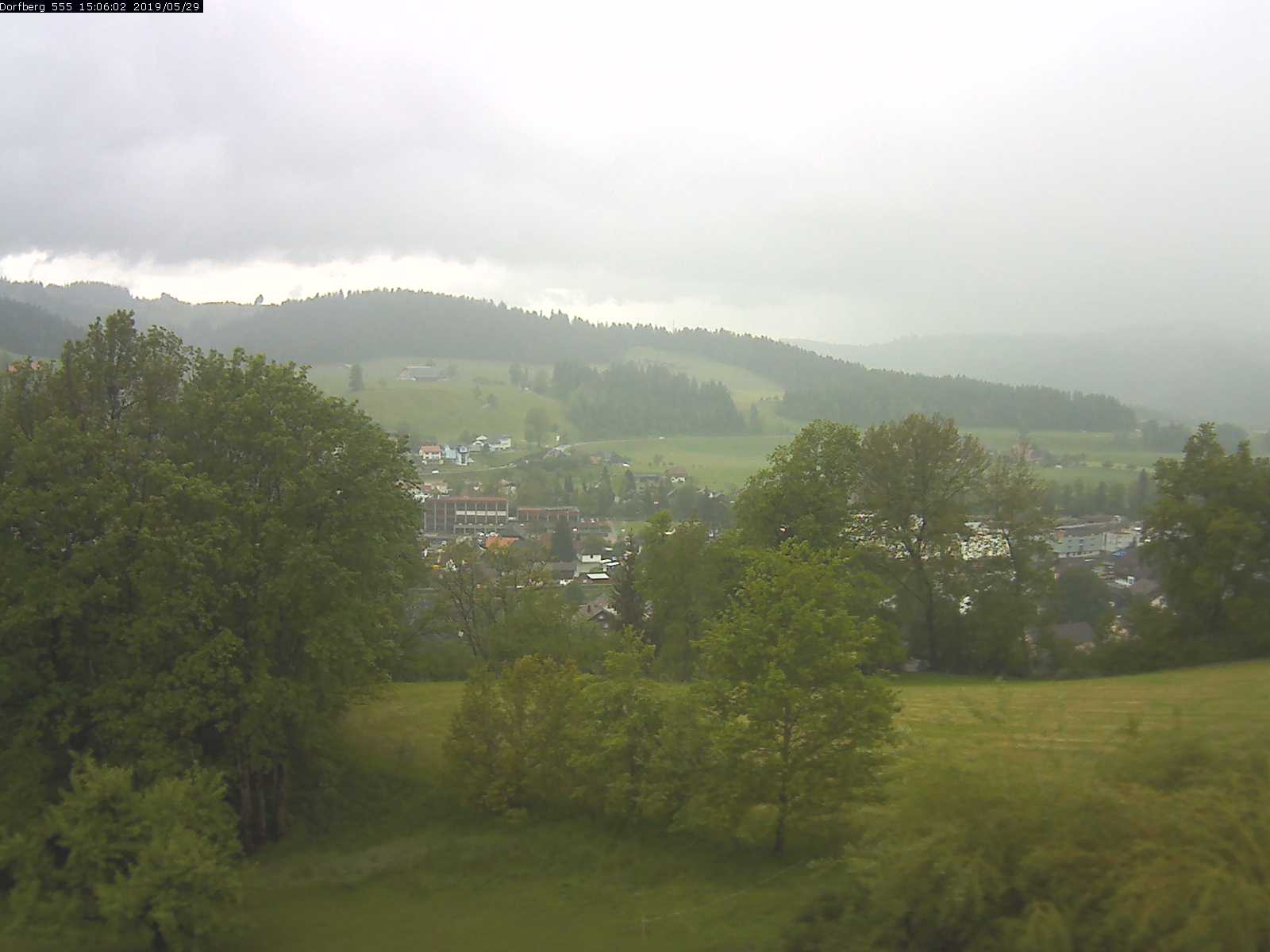 Webcam-Bild: Aussicht vom Dorfberg in Langnau 20190529-150601