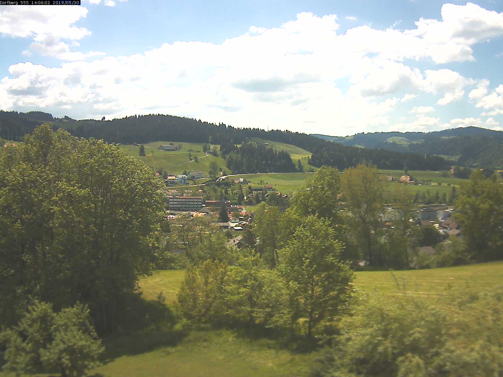 Webcam-Bild: Aussicht vom Dorfberg in Langnau 20190530-140601